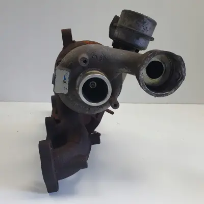 VW Golf V 1.9 TDI TURBOSPRĘŻARKA turbo 038253016R