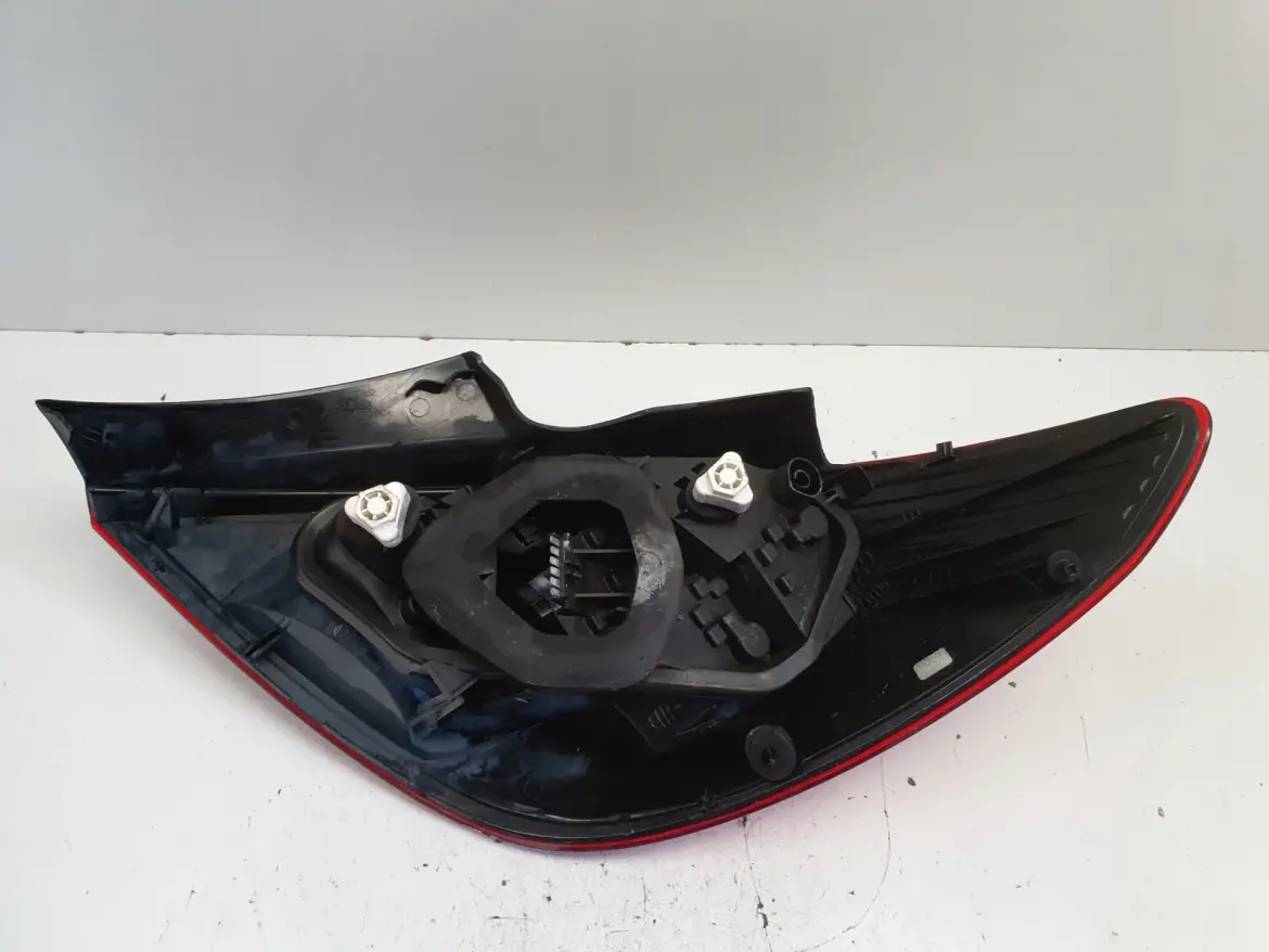 Opel Corsa D 5 drzwi TYLNA LAMPA LEWA lewy tył kierowcy