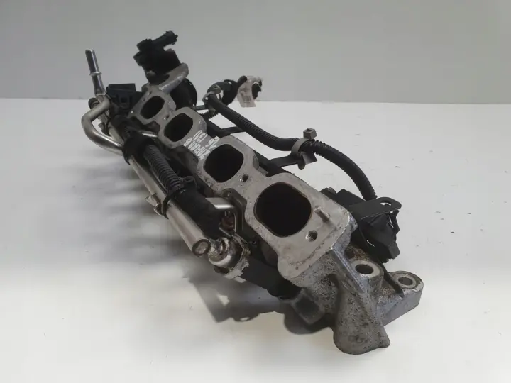 Opel Zafira B 1.6 16V KOLEKTOR SSĄCY wtryskiwacze 24431920