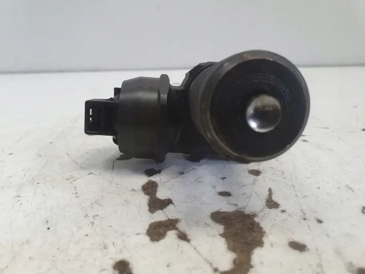 Audi A4 B7 2.0 TDI POMPOWTRYSKIWACZ wtrysk 038130073BJ
