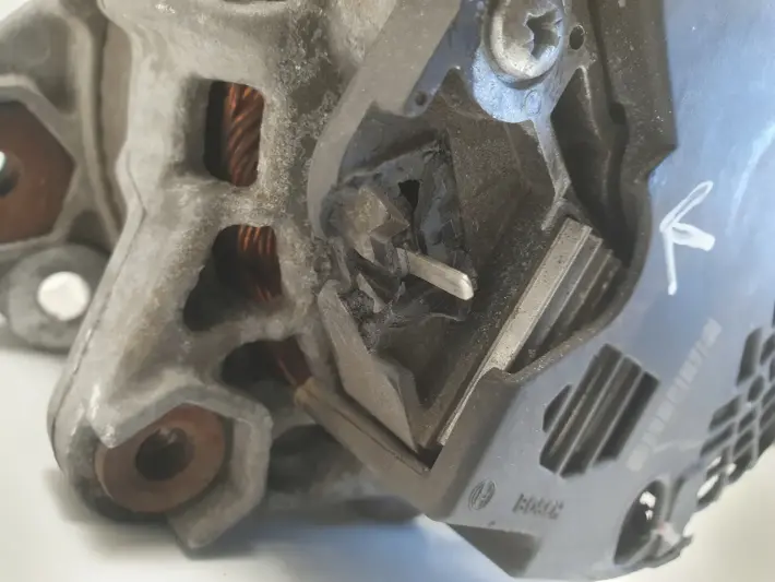 Volvo S60 II V60 2.0 D3 D4 ALTERNATOR 30659580 0125812009