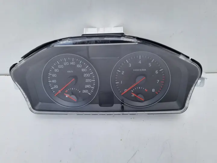 Volvo V50 1.8 16v LICZNIK ZEGARY europa 31254775