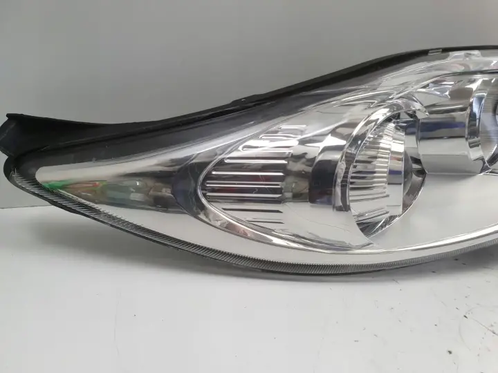 Ford Fiesta MK6 MK7 08-12r PRZEDNIA LAMPA PRAWA PRAWY PRZÓD 8A61-13W029-DG