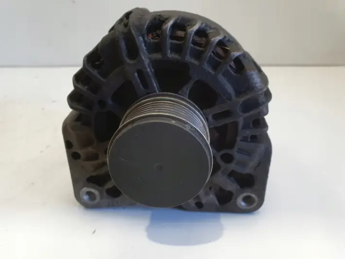 Renault Megane III 1.5 DCI ALTERNATOR 231000026R valeo