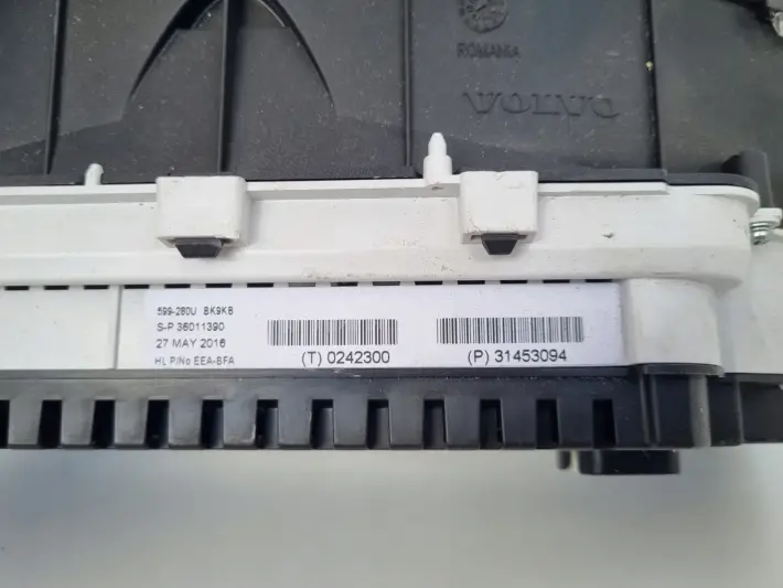 Volvo XC60 I LIFT diesel LICZNIK ZEGARY TFT Europa 31453094