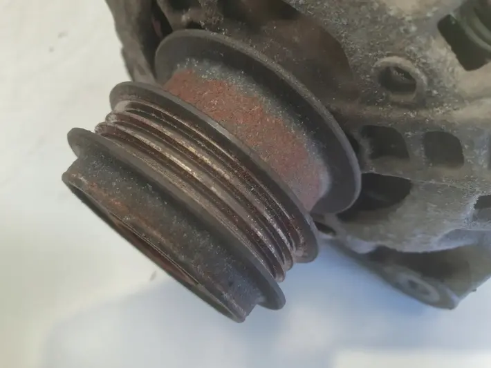 Renault Clio IV 1.2 16V ALTERNATOR 231003730R