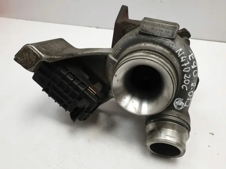 BMW E90 E91 2.0 D TURBOSPRĘŻARKA turbo 7810189C