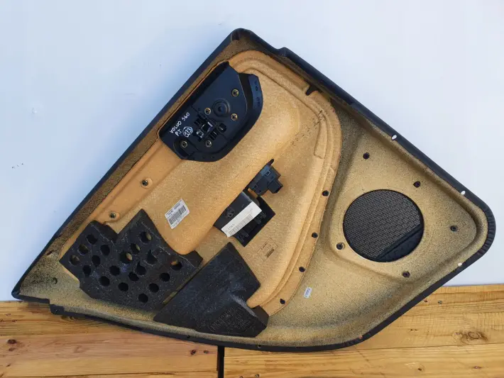 Volvo S60 TYLNY TYLNI BOCZEK DRZWI PRAWY TYŁ euro