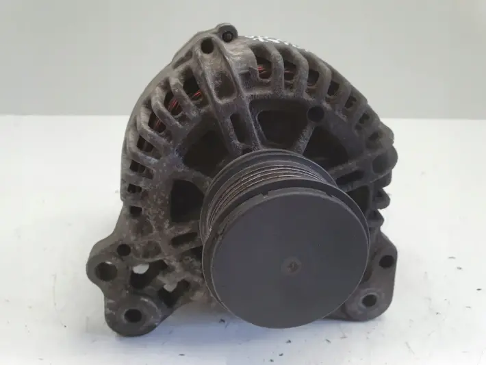 Audi A3 II 8P 1.9 TDI ALTERNATOR valeo 06F903023E 110A