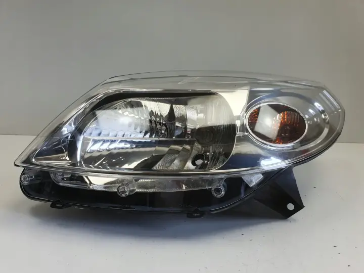 Dacia Sandero 08-12r PRZEDNIA LAMPA LEWA lewy przód