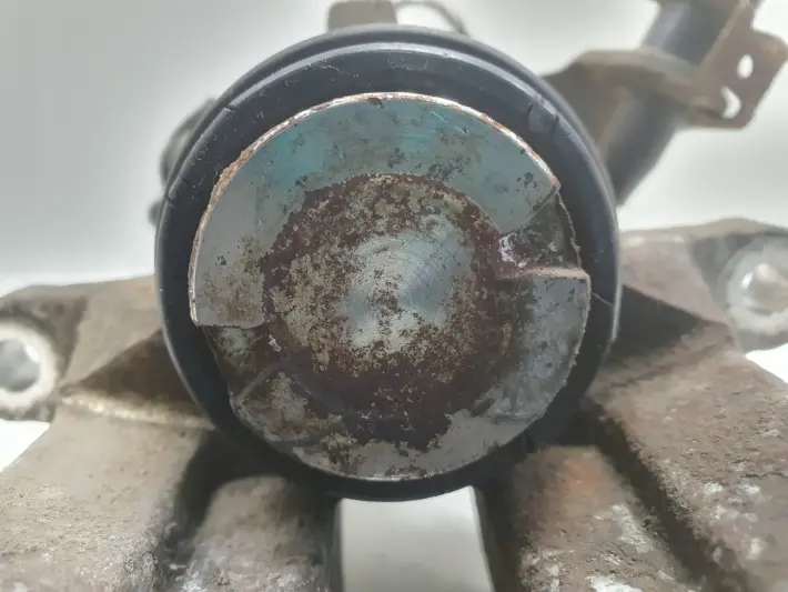 VW Golf IV Audi A3 PRAWY ZACISK HAMULCOWY tył pasażera Lucas