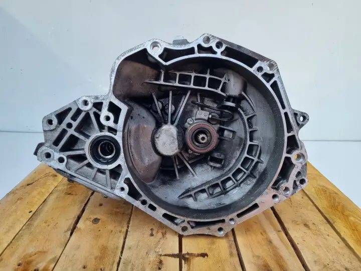 Opel Vectra C 1.8 16V MANUALNA SKRZYNIA BIEGÓW manual F17C394