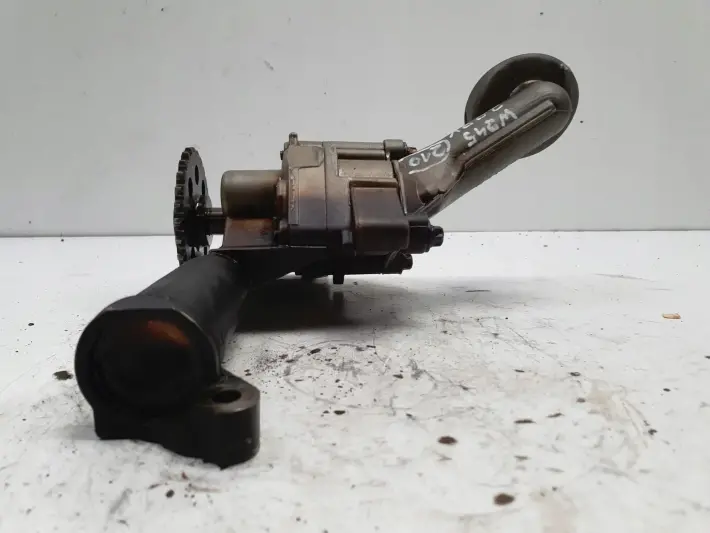 Mercedes W245 1.7 8V B POMPA OLEJU olejowa 2661810601