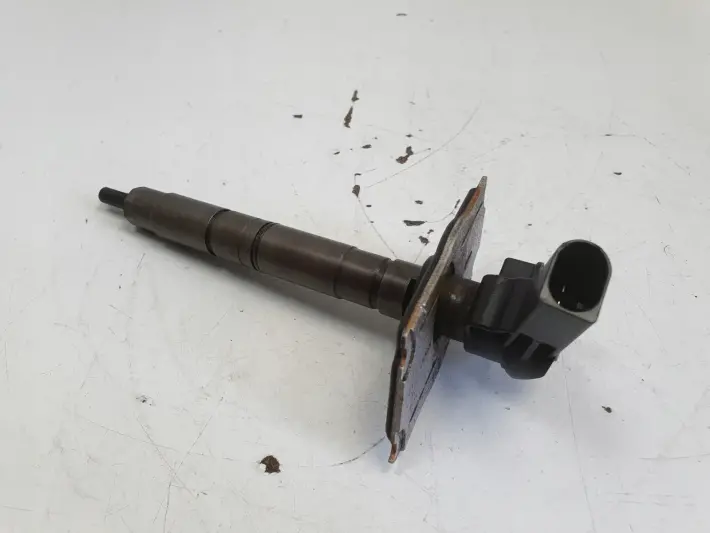 Audi A3 8P 2.0 TDI WTRYSKIWACZ wtrysk 0445116030 03L130277
