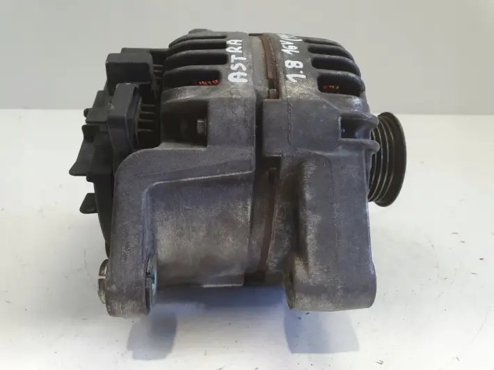 Opel Astra II G 1.8 16V ALTERNATOR bosch 0124425009 YU 120A