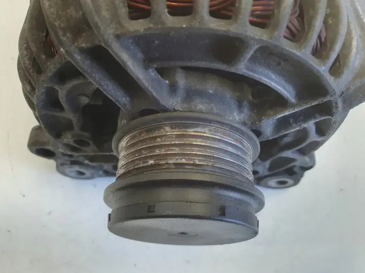 VW Passat B5 FL 1.9 TDI ALTERNATOR 028903031 0124515083 120A bosch