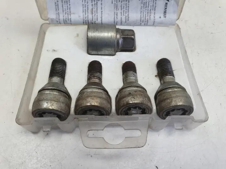 Renault Nissan ZŁODZIEJKI DO KÓŁ Felg Zestaw 4 śrub szpilek 7711239110