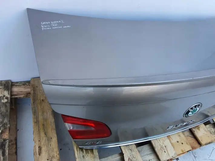 Skoda Superb II TYLNA KLAPA BAGAŻNIKA 9202 LF8H