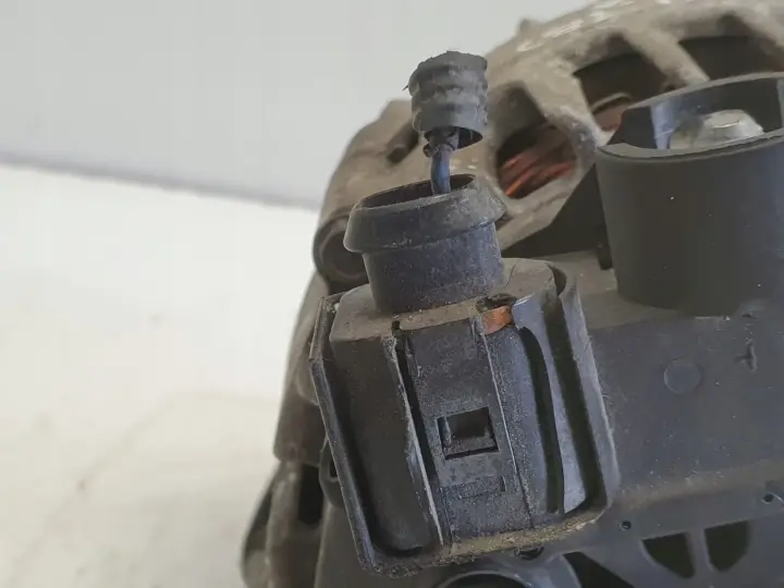 Volvo V60 S60 II 1.6 D2 ALTERNATOR valeo 30659390 150A