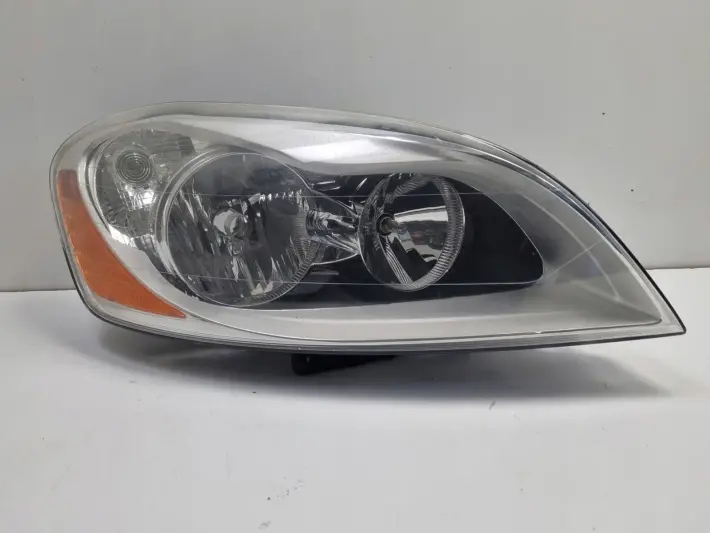 Volvo XC60 08-17r PRZEDNIA LAMPA PRAWA PRAWY PRZÓD 30763148