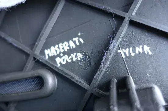 Maserati Granturismo GT TYLNA PÓŁKA tył ORYGINAŁ