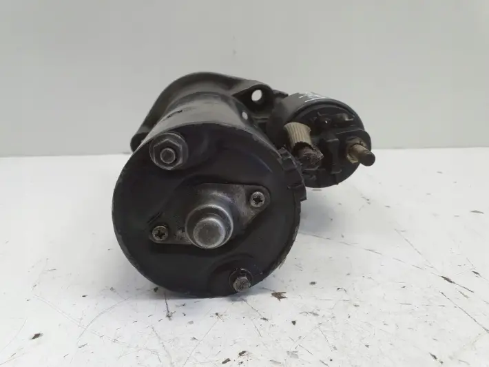 VW Passat B5 1.9 TDI ROZRUSZNIK bosch 068911024G 0001110128