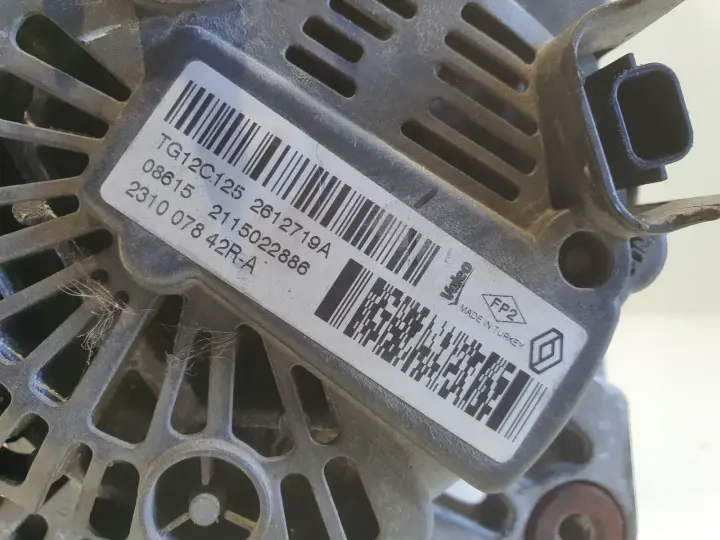 Renault Clio IV 0.9 TCe ALTERNATOR valeo 231007842R