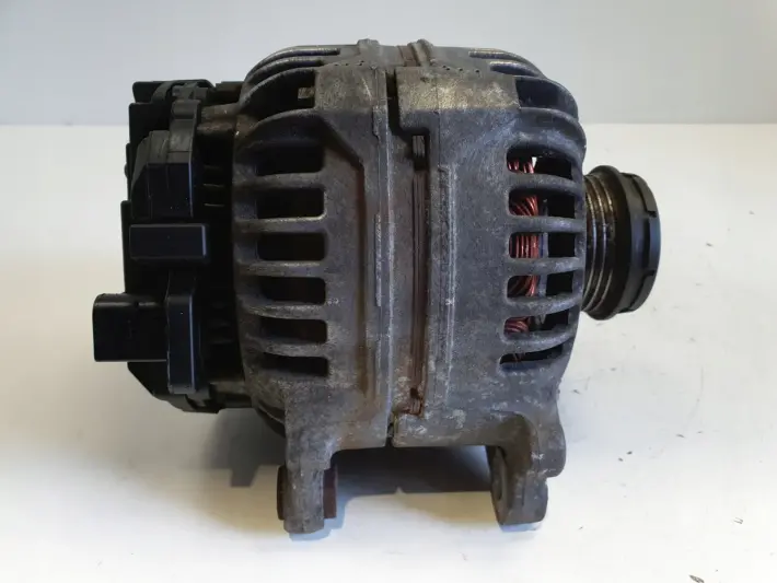 VW Passat B5 FL 1.9 TDI ALTERNATOR 028903031 0124515083 120A bosch