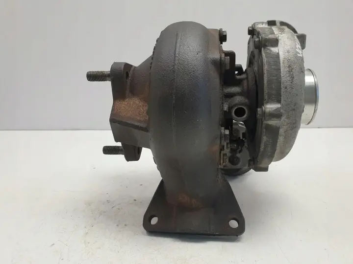 Volvo S60 V70 2.4 D5 TURBOSPRĘŻARKA turbo 8653122