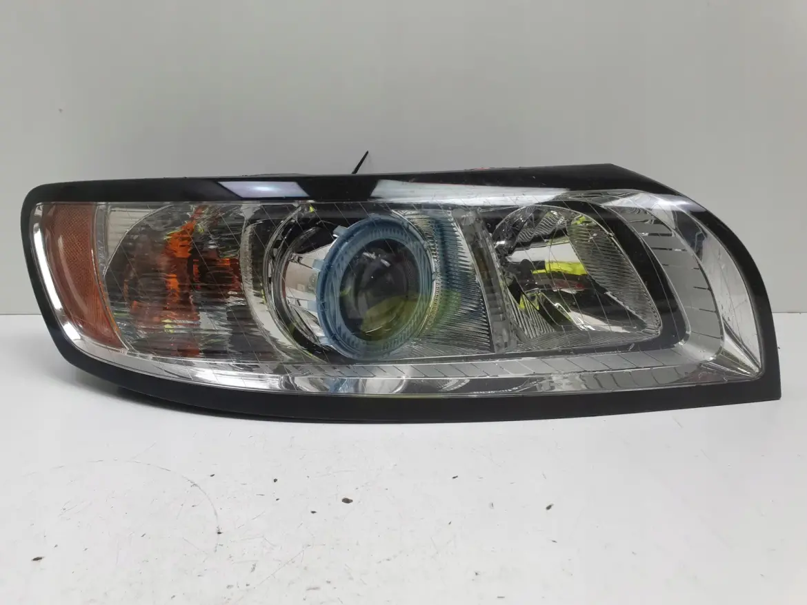 Volvo S40 II V50 LIFT XENON PRZEDNIA LAMPA PRAWA prawy przód 31265699