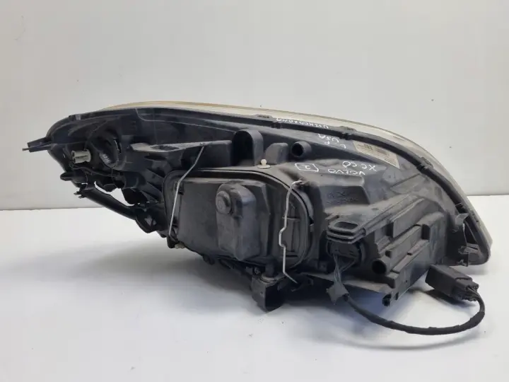 Volvo XC60 I 08-13r PRZEDNIA LAMPA LEWA lewy przód USA 30763147