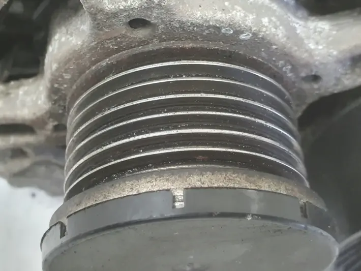 BMW E87 E90 2.0 i ALTERNATOR 0121715017