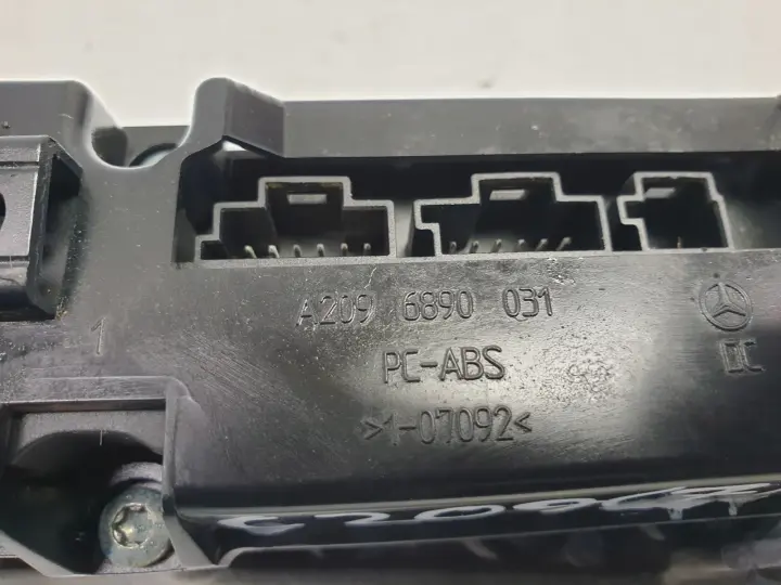 Mercedes CLK W209 PANEL STEROWANIA A2096890031