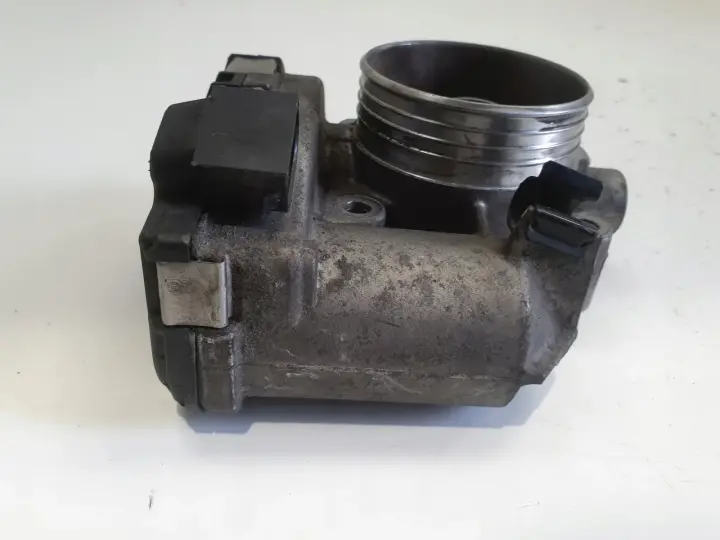 Volvo S60 I V70 II 2.4 D5 PRZEPUSTNICA 8692720 0281002701