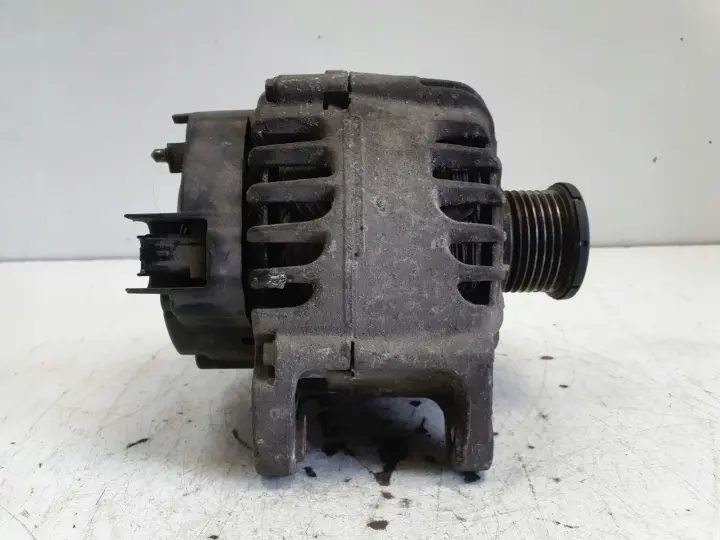 Dacia Logan II 0.9 TCe ALTERNATOR 231000091R valeo