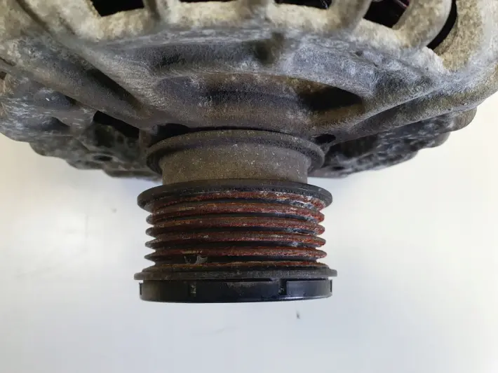 Volvo V70 III 2.0 D3 ALTERNATOR bosch 30659131