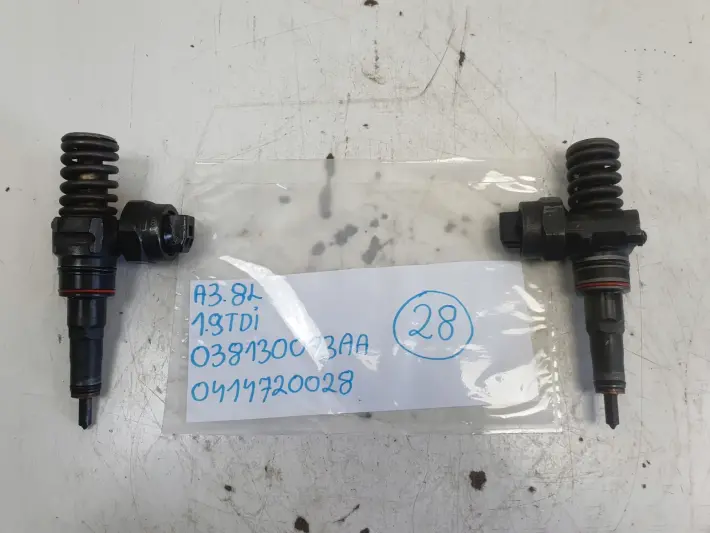 Audi A3 8L 1.9 TDI POMPOWTRYSKIWACZ wtrysk 038130073AA