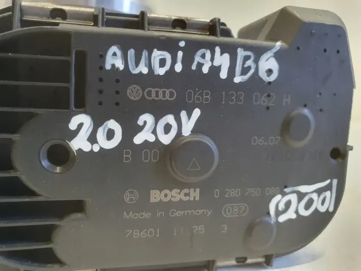 Audi A4 B6 2.0 20V PRZEPUSTNICA 06B133062H 0280750088
