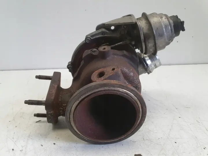 Volvo V60 S60 II 2.0 D3 TURBOSPRĘŻARKA turbo 31492968