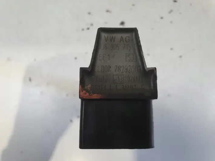 Audi A3 II 8P 1.6 FSI CEWKA ZAPŁONOWA 036905715E