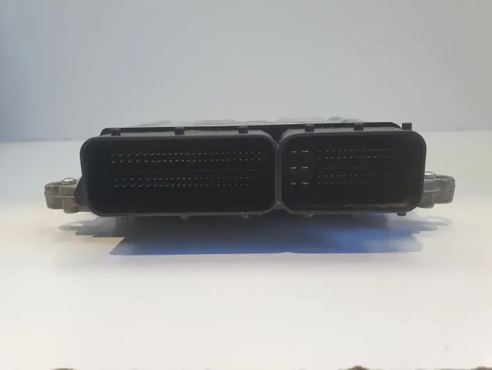 Volvo XC60 2.4 D5 STEROWNIK SILNIKA komputer 31392982