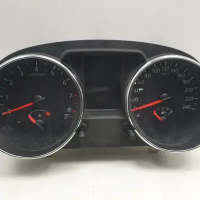 Nissan Qashqai 2.0 16V LICZNIK ZEGARY europa