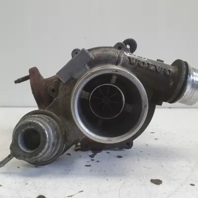 Volvo V60 2.0 D2 TURBOSPRĘŻARKA turbo 31380130