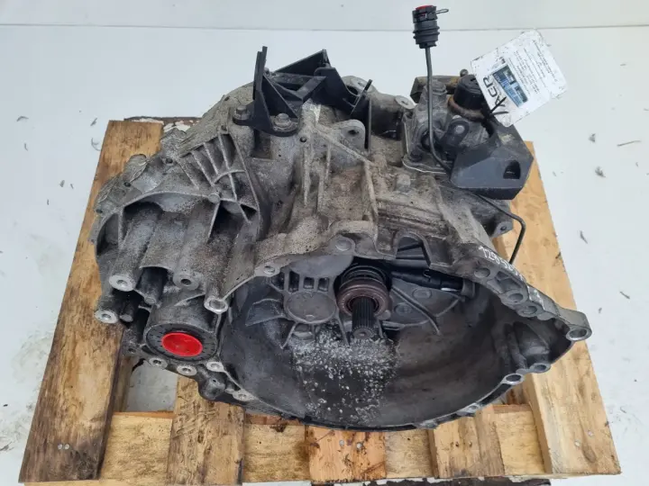 Volvo S60 II V60 2.0 D4 SKRZYNIA BIEGÓW manualna EU1R-7002-TEE 1285297