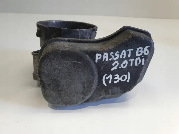 VW Passat B6 2.0 TDI PRZEPUSTNICA 03G128063B