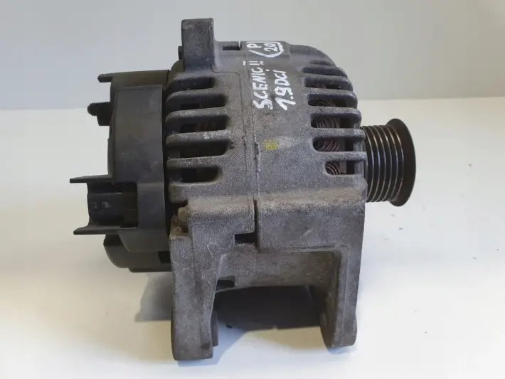 Renault Scenic II 1.9 DCI ALTERNATOR 8200410671 valeo