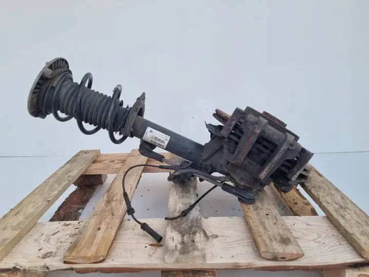 BMW F30 2.0 D PRAWY PRZEDNI AMORTYZATOR Piasta zwrotnica przód 6791579