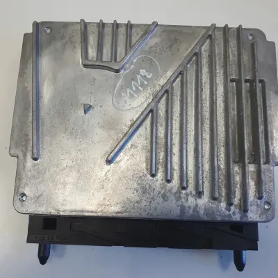 Volvo V70 II 2.4 I KOMPUTER SILNIKA sterownik 30684877 079700-9540