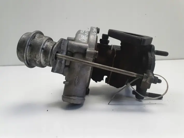 VW Bora 1.9 TDI TURBOSPRĘŻARKA turbo 038145701D