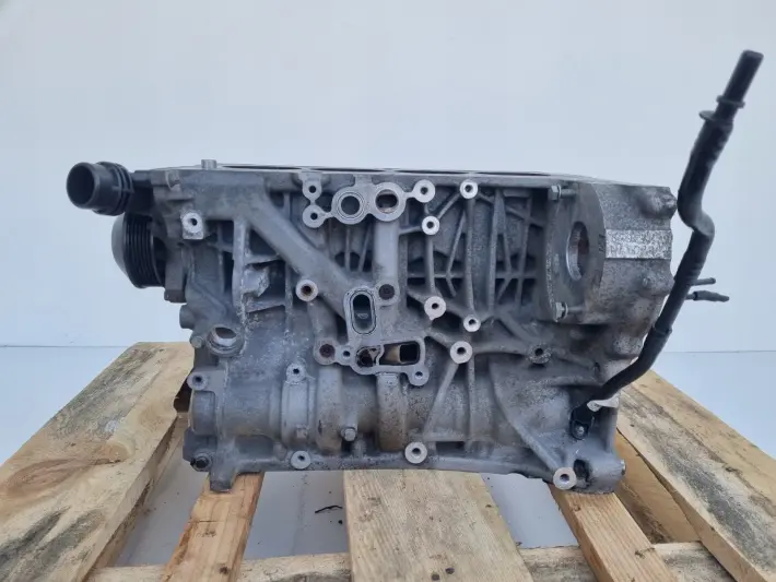 BLOK SILNIKA BMW E90 E91 E92 E87 E60 E83 2.0 D DIESEL 781113802 N47D20C